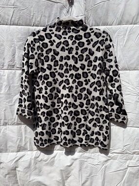 Tahari Black and White Leopard Print Turtleneck Sweater